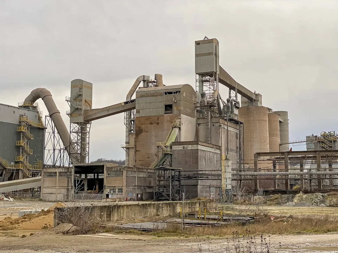 Zakład produkcji betonu i cementu
